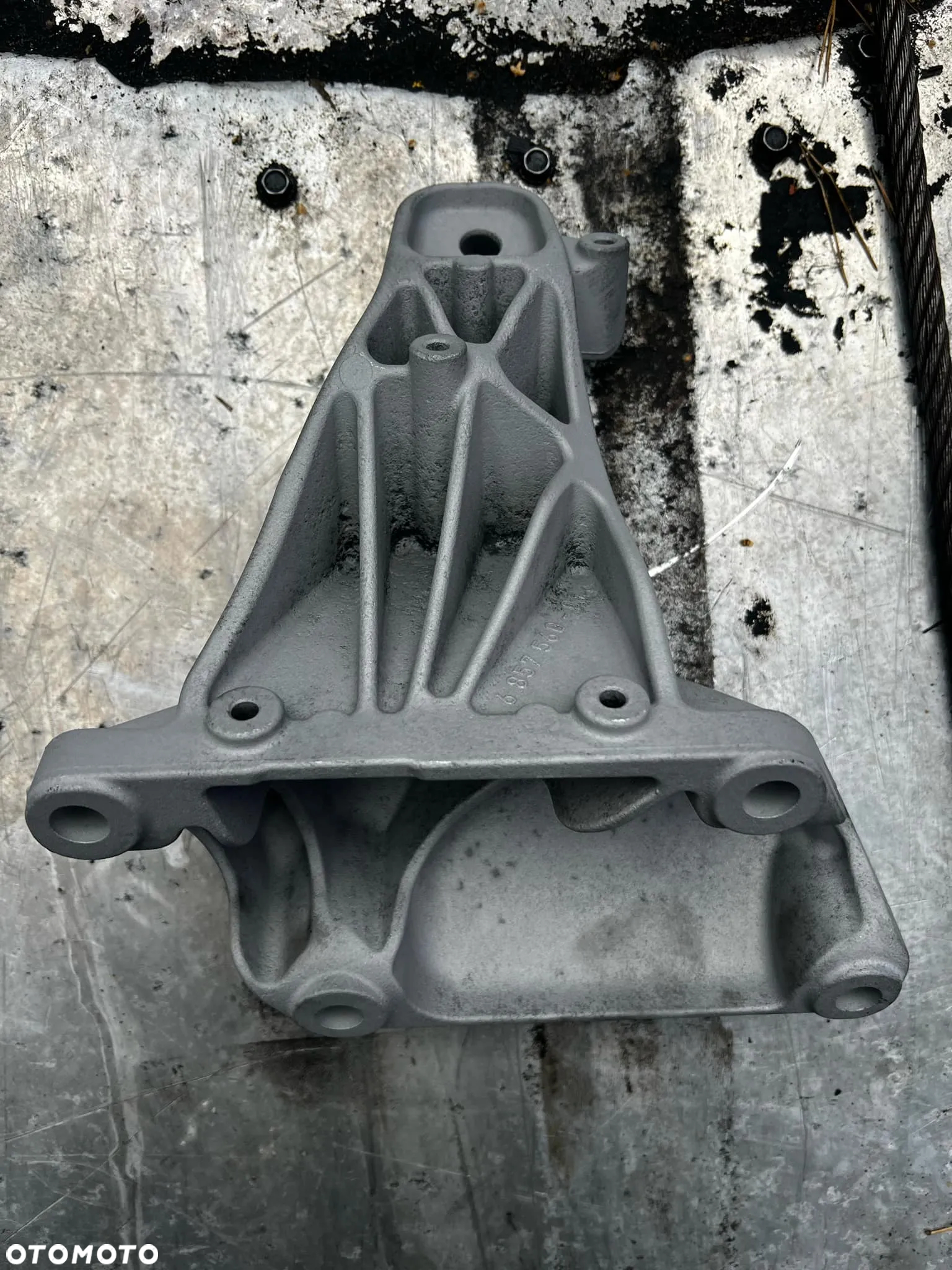 ŁAPA MOCOWANIE SILNIKA WSPORNIK - BMW N20 LEWY - 2211 6784823-01 - 8
