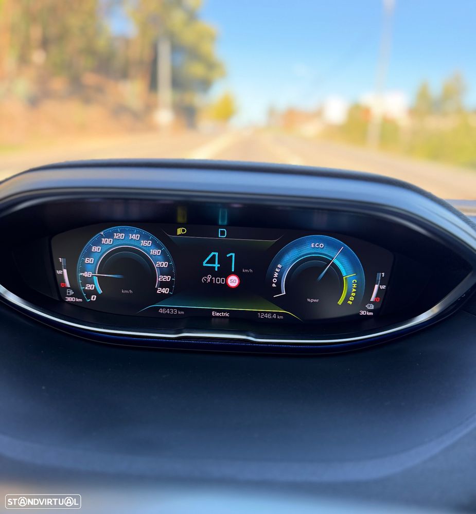 Peugeot 3008 1.6 Hybrid Allure Pack e-EAT8 - 32