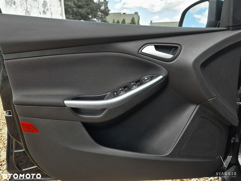 Ford Focus 1.6 EcoBoost Titanium - 28