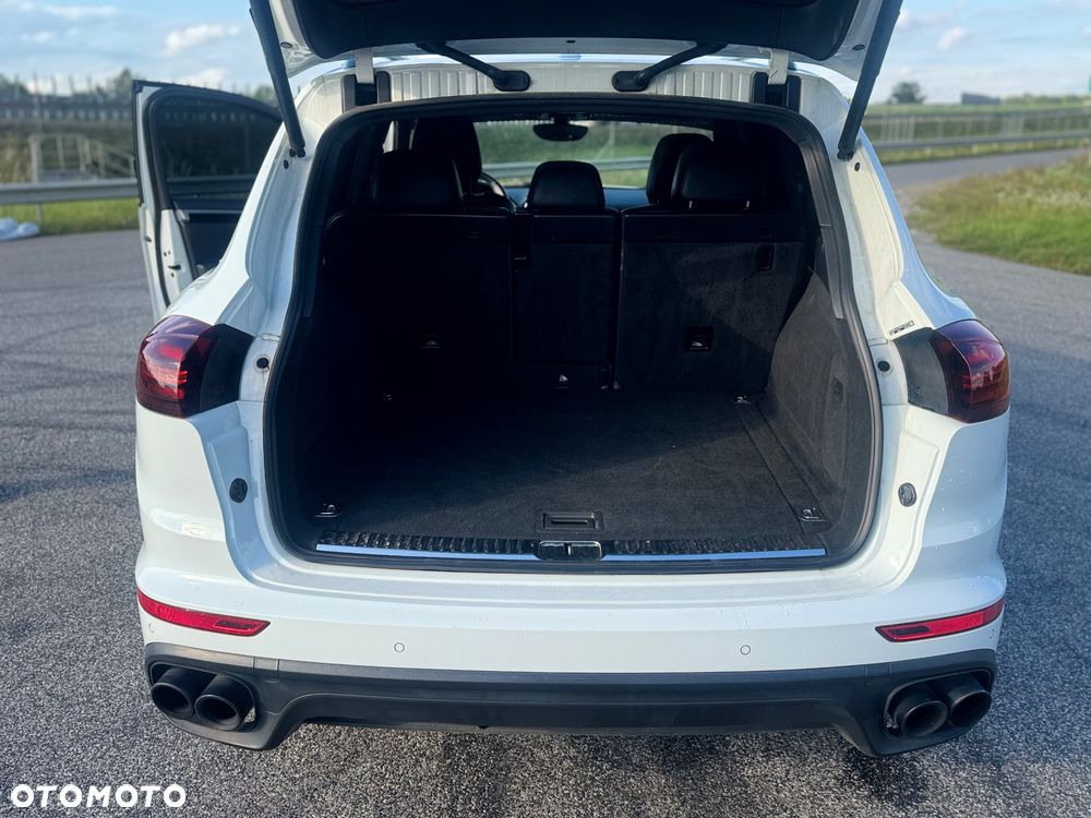 Porsche Cayenne S e-Hybrid Platinum Edition - 11