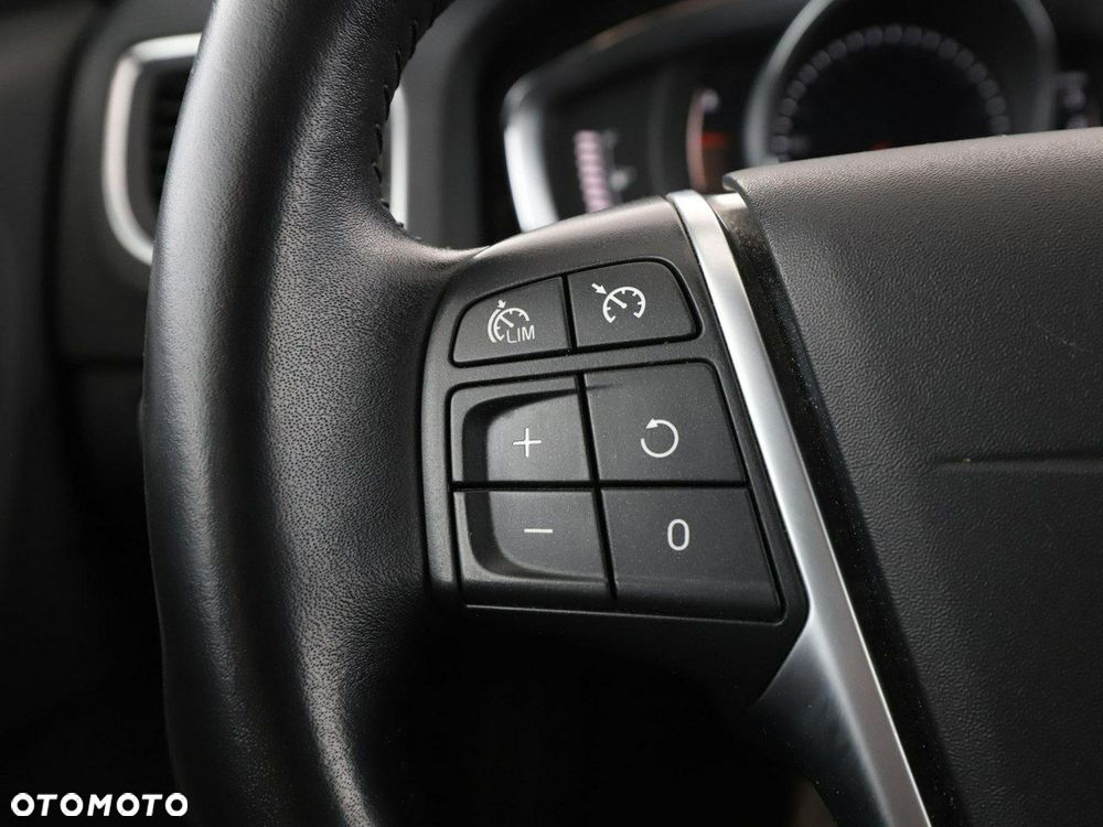 Volvo V60 Cross Country D3 Geartronic Pro - 29