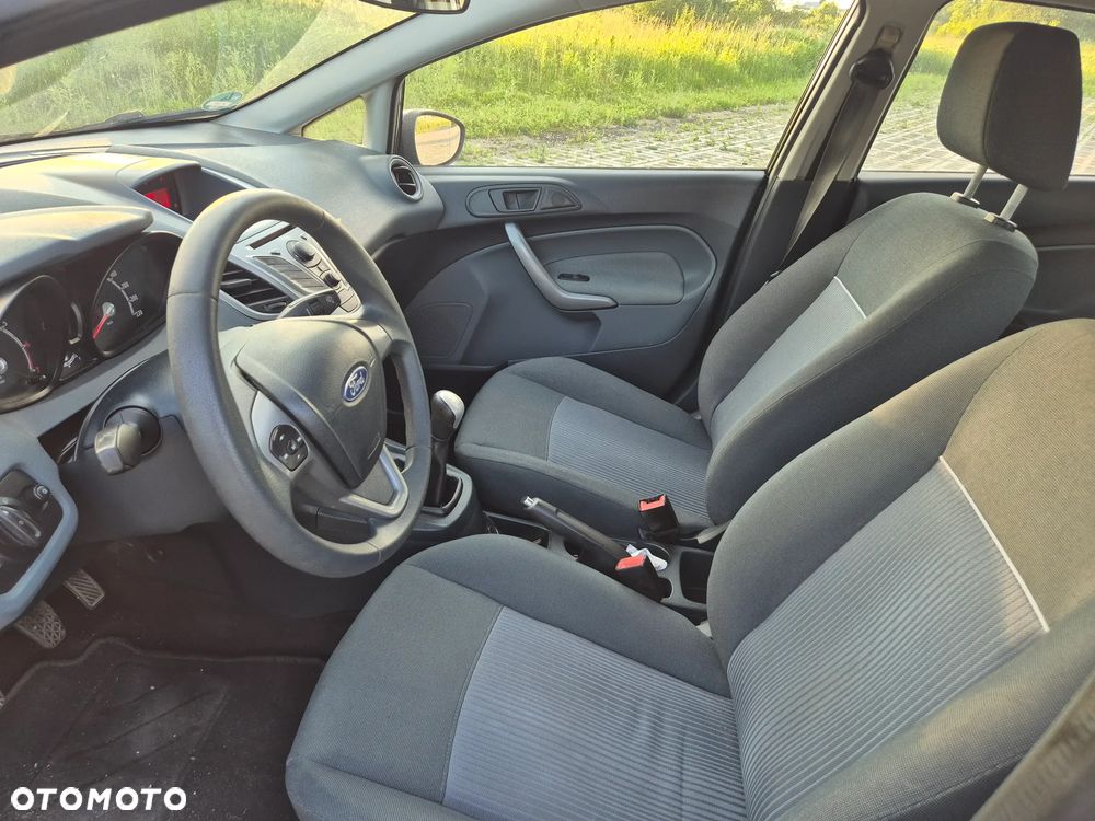 Ford Fiesta 1.25 Celebration - 14