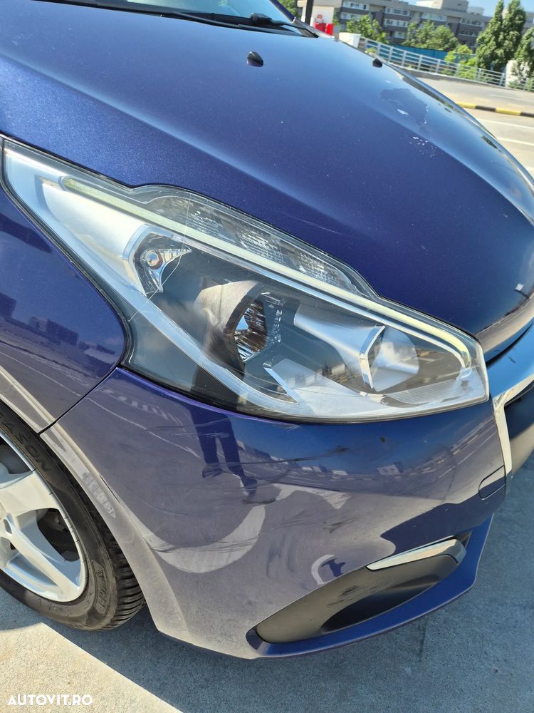 Peugeot 208 1.2 L PureTech Allure - 14