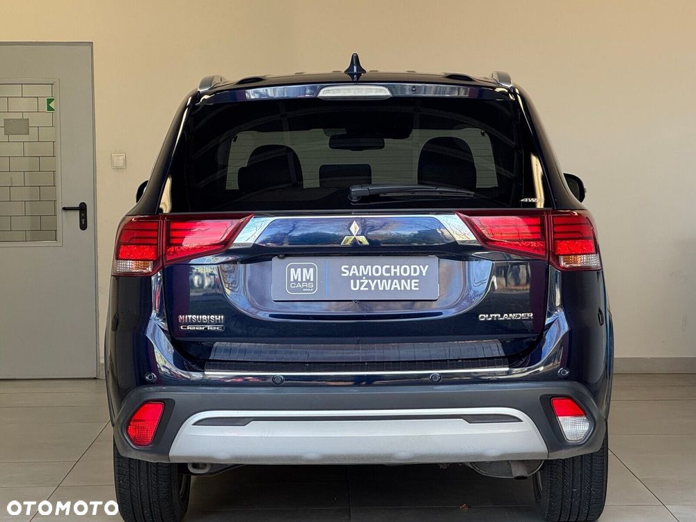 Mitsubishi Outlander - 5
