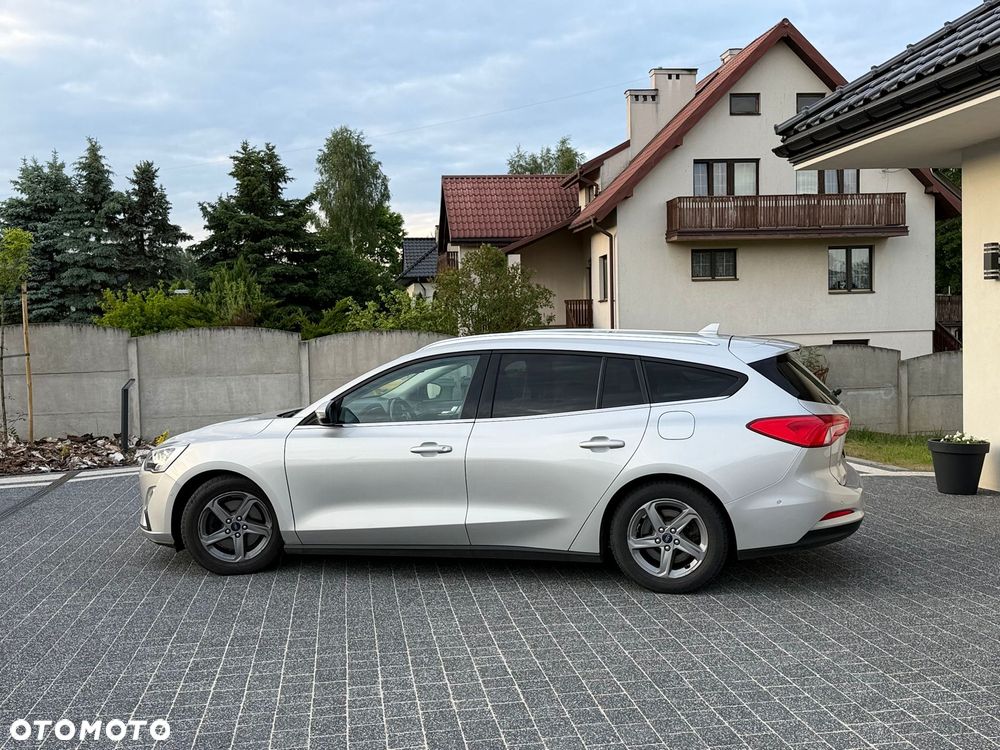 Ford Focus 1.5 EcoBlue Start-Stopp-System TITANIUM - 2