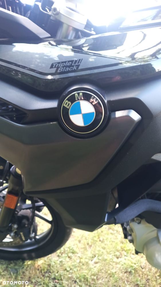 BMW F - 16