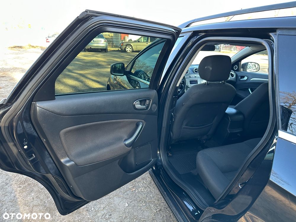 Ford Mondeo 2.3 Silver X - 26