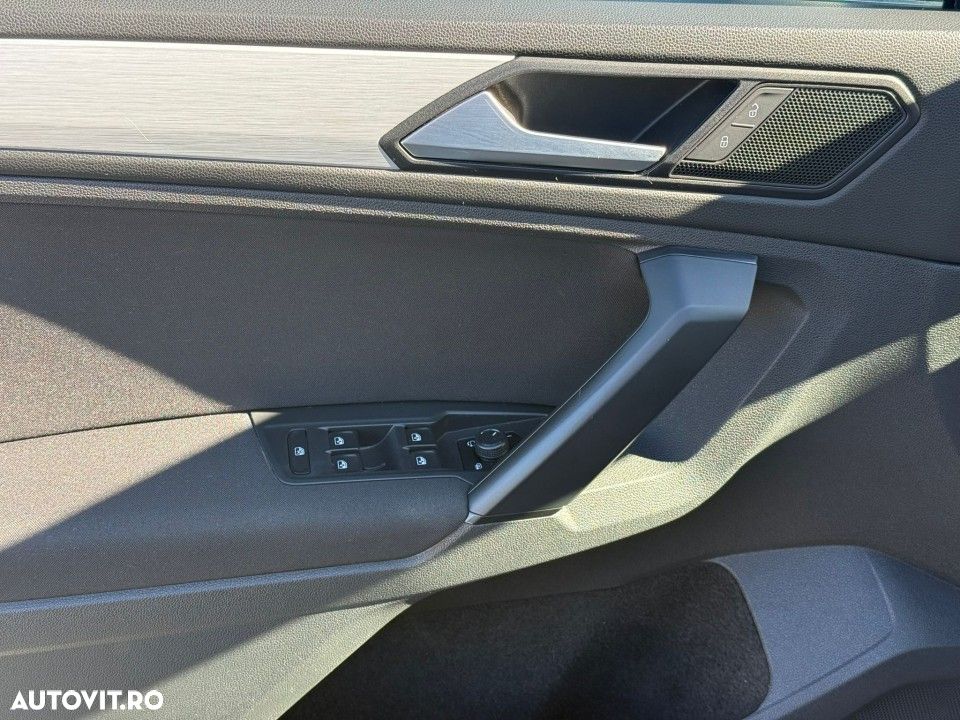 Volkswagen Tiguan - 16