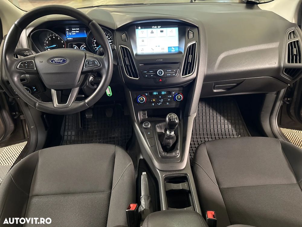 Ford Focus - 10