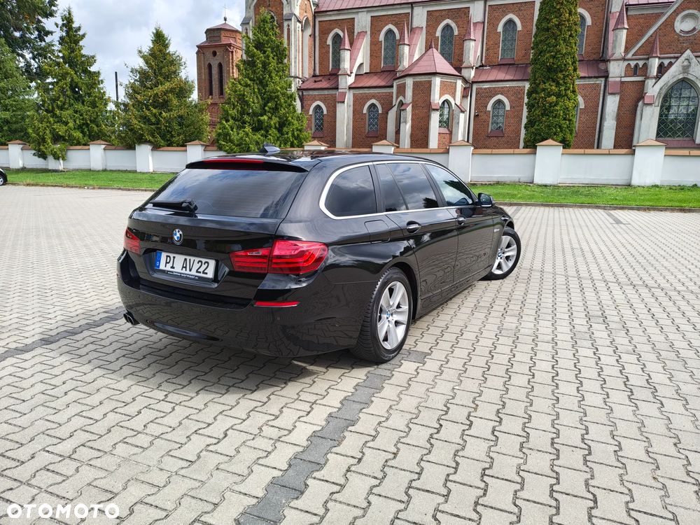BMW Seria 5 520d xDrive - 12