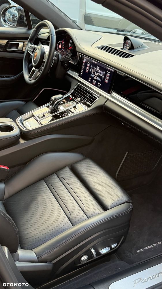 Porsche Panamera 4 GPF - 11