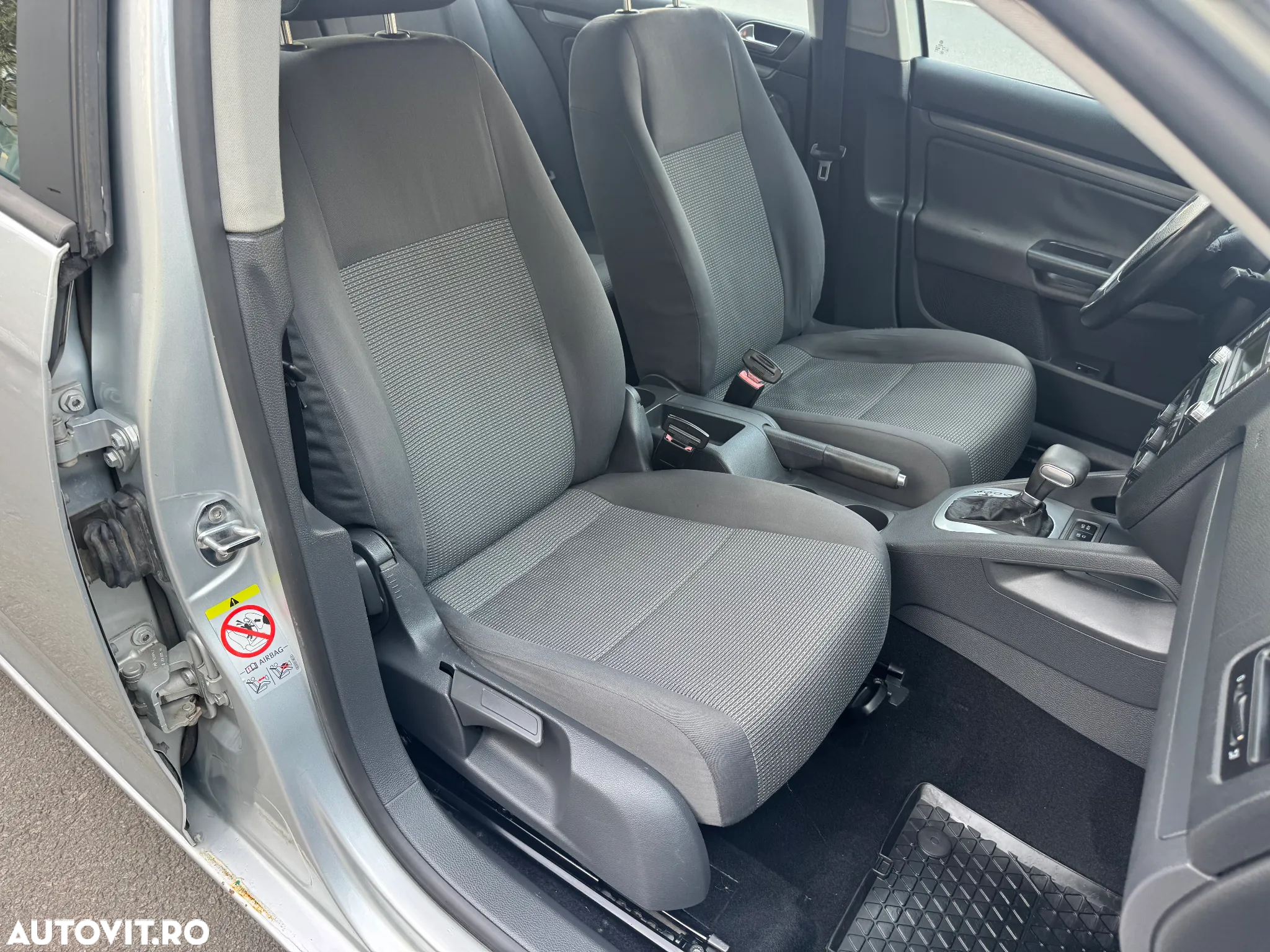 Volkswagen Jetta 1.9 TDI Comfortline DSG - 6