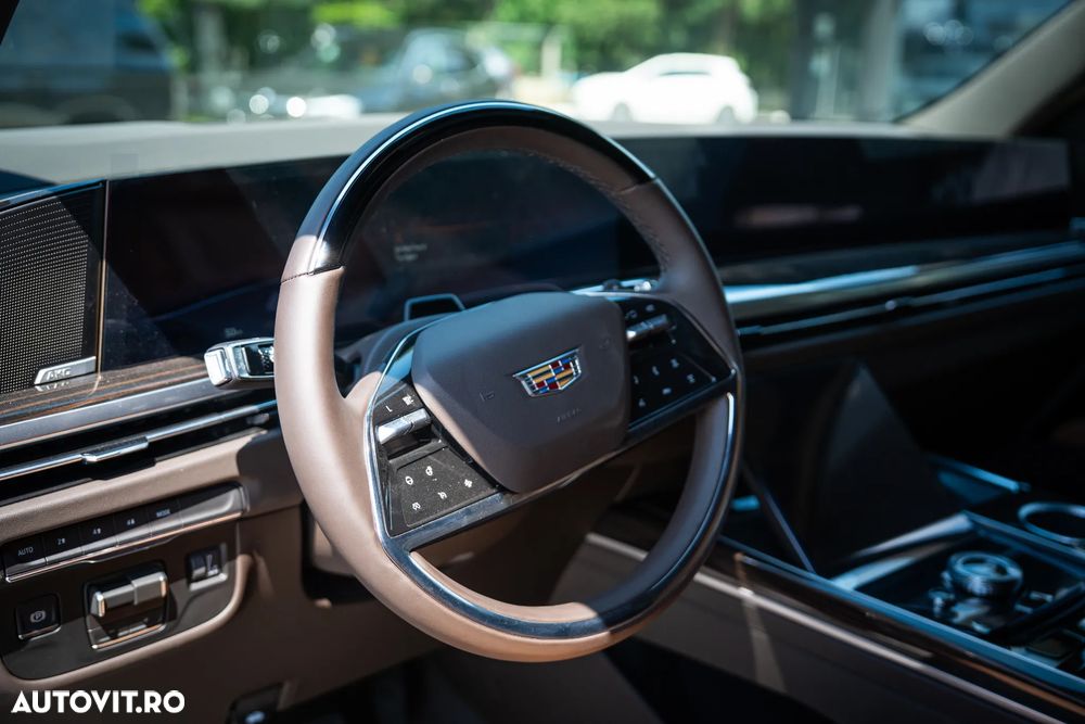 Cadillac Escalade - 24