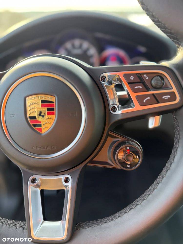 Porsche Cayenne Turbo - 24