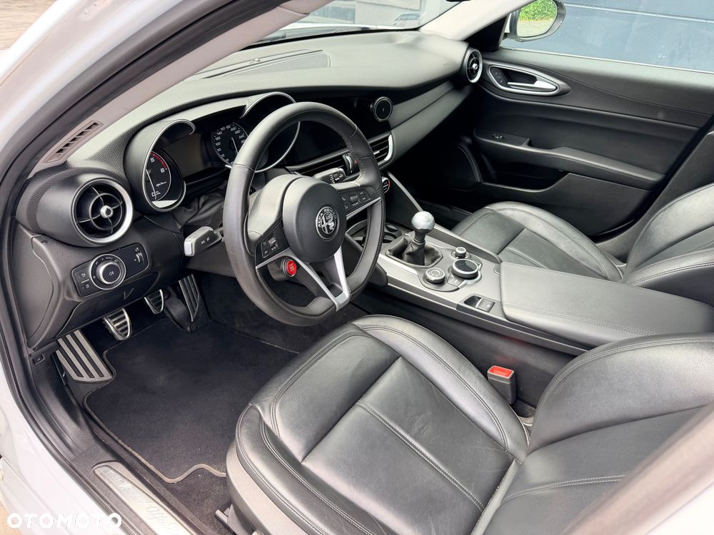 Alfa Romeo Giulia - 14