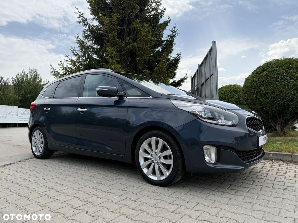 Kia Carens - 1