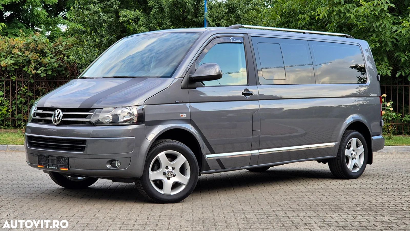 Volkswagen Caravelle - 1
