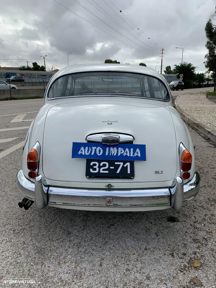 Jaguar MK II - 8