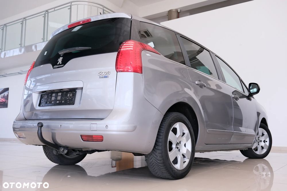 Peugeot 5008 - 8