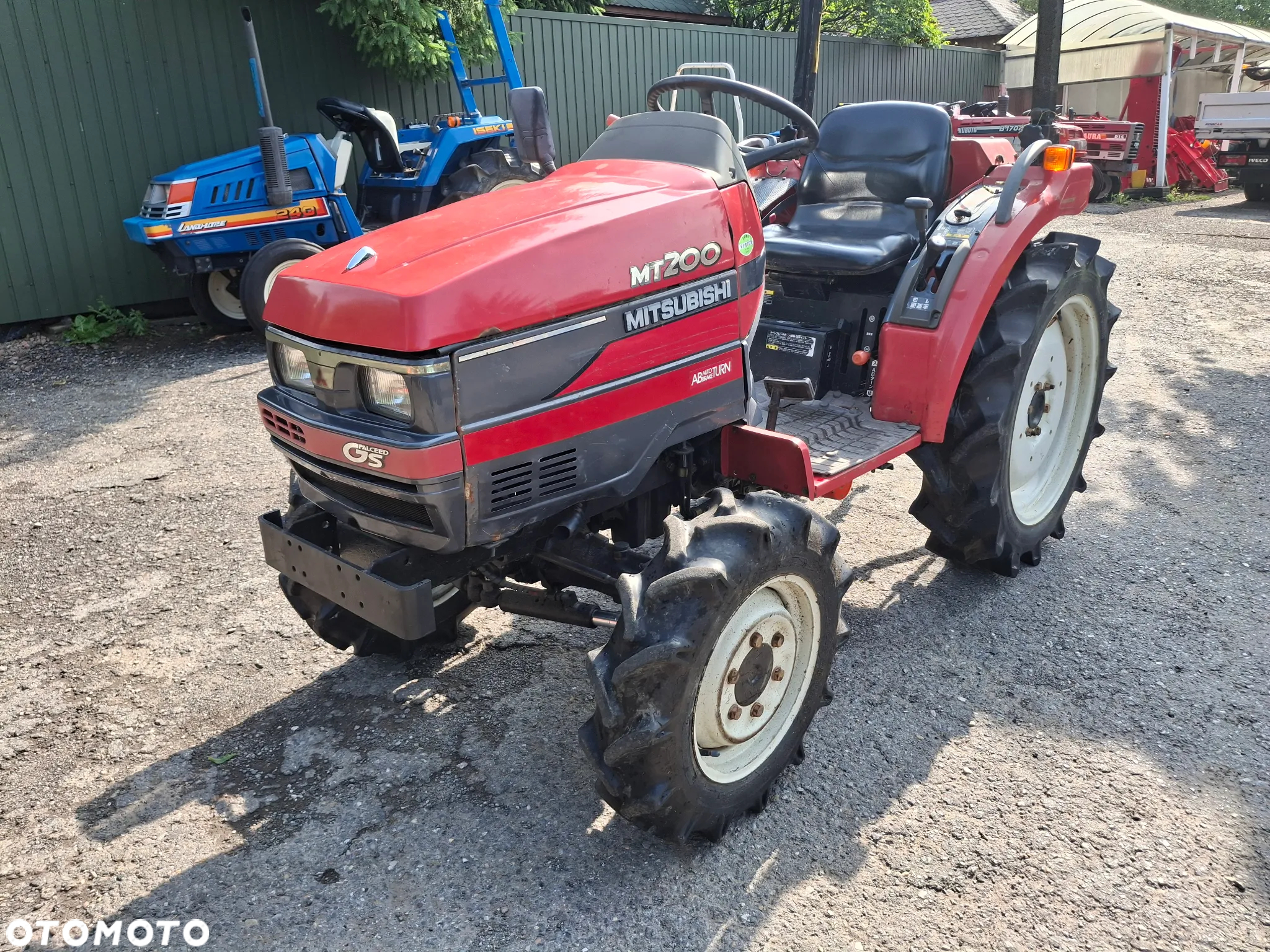Mitsubishi MT200  4X4 - 8