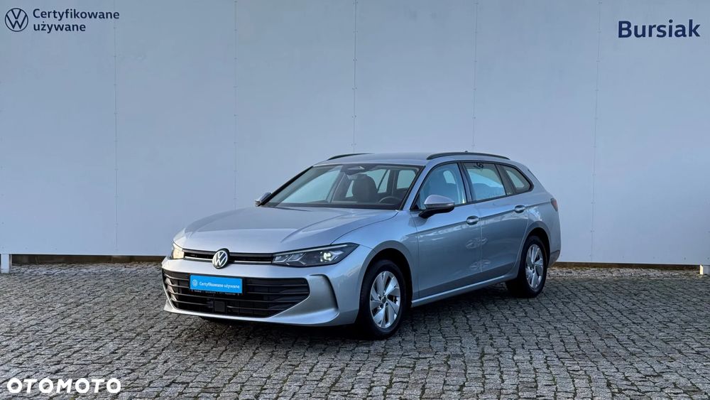 Volkswagen Passat - 1