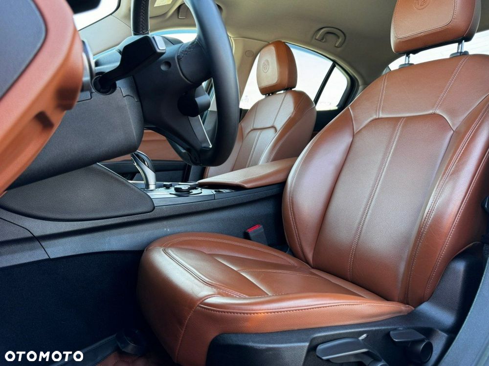 Alfa Romeo Giulia 2.2 D Turbo - 15