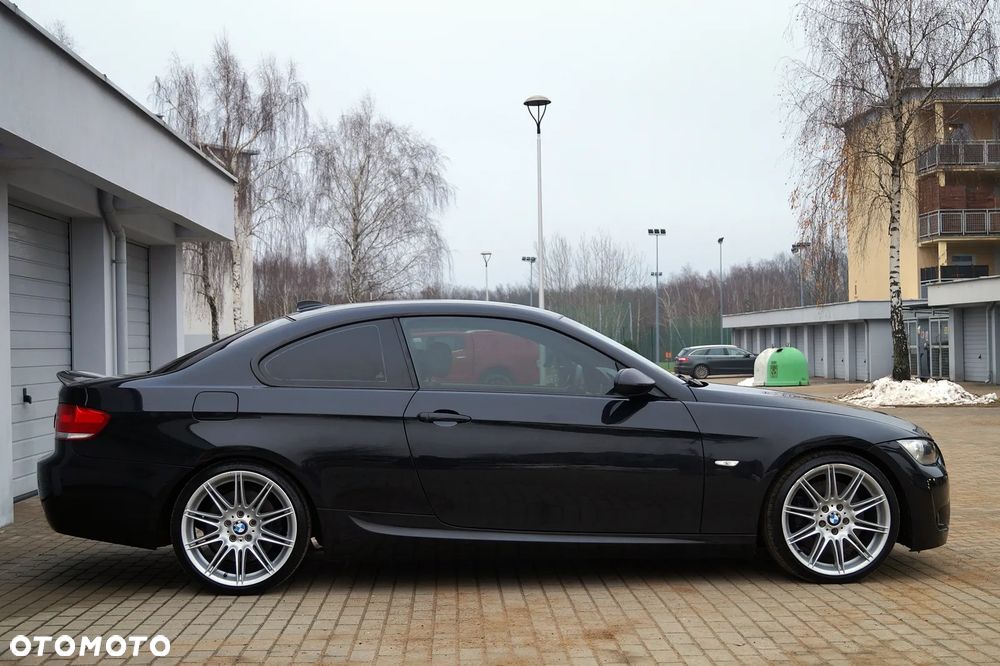 BMW Seria 3 330d M Sport Edition - 8