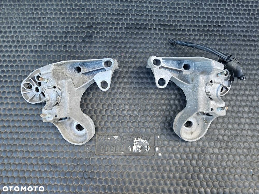 Łapa Mocowanie 8E0199351 8E0199352 Wspornik Silnika Podpora Poduszki Drazka Audi A4 B6 B7 - 2