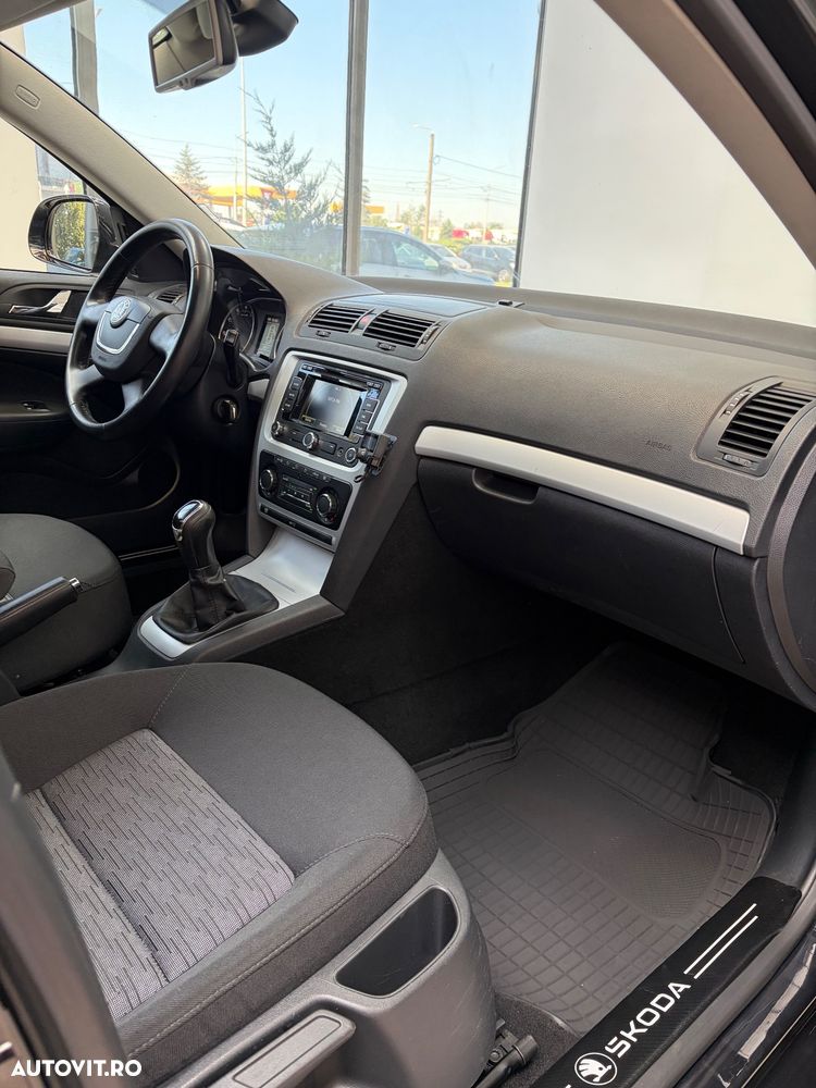 SKODA Octavia 2011 — imagine 10