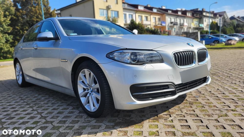 BMW Seria 5 525d xDrive - 15