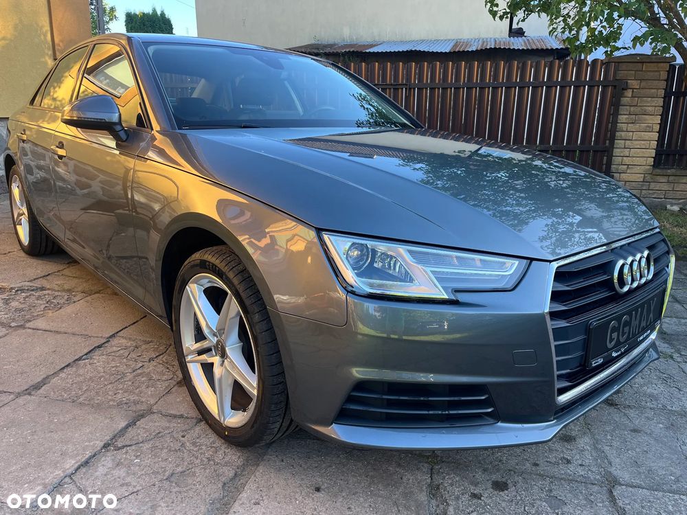 Audi A4 Limousine - 1