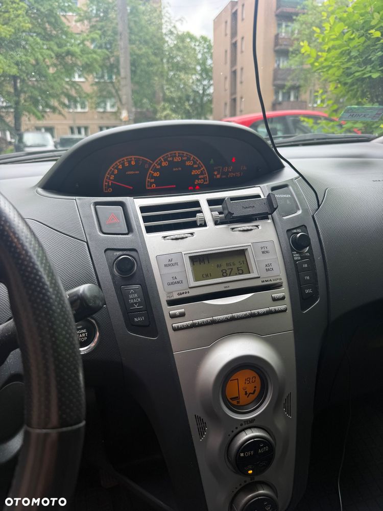 Toyota Yaris 1.8 VVT-i TS - 11