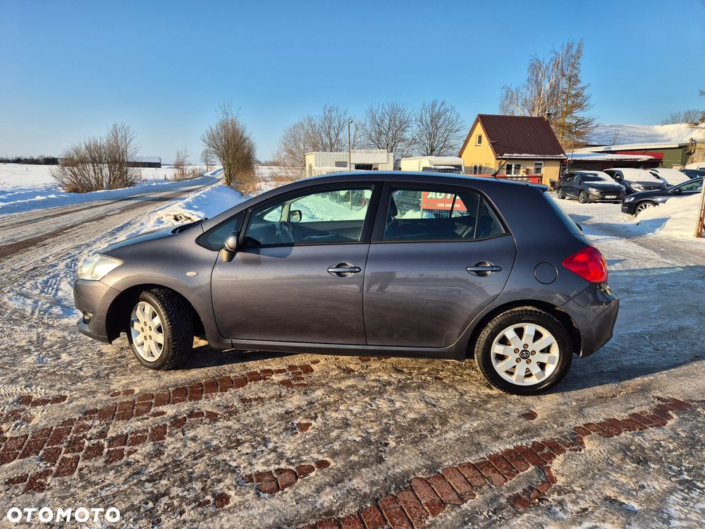 Toyota Auris 2.0 D-4D Sol - 2