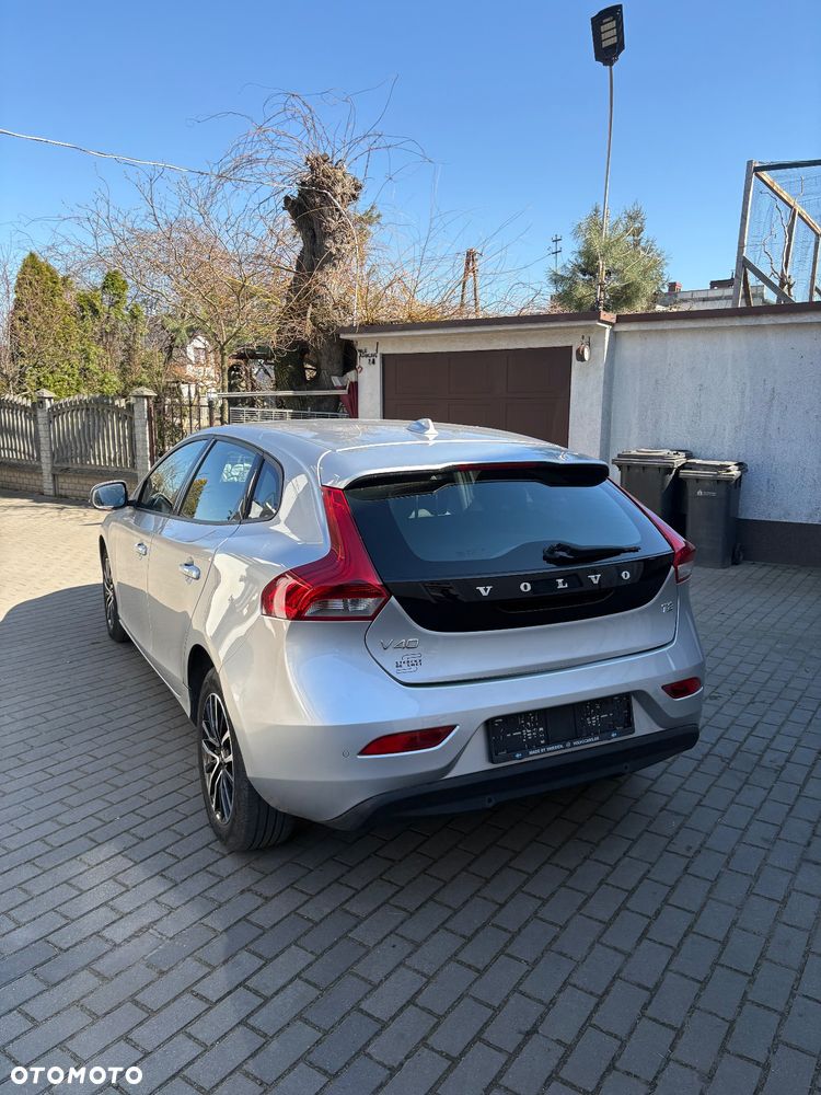 Volvo V40 T2 - 10