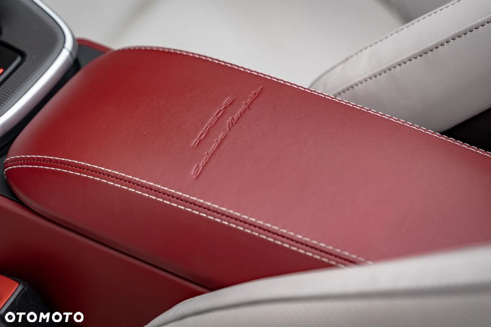 Porsche 911 Turbo S - 32