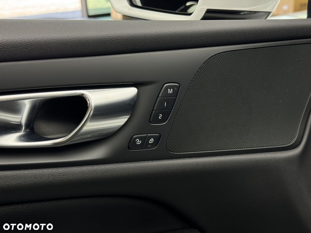 Volvo V60 D4 Inscription - 24