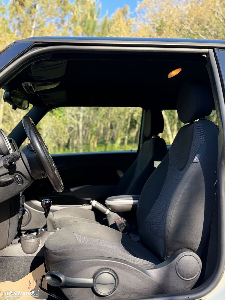 MINI 3 Portas Cooper D - 10