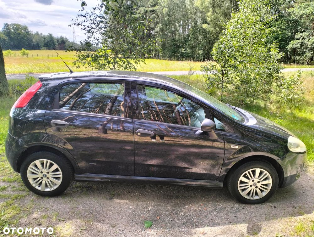 Fiat Punto 1.4 16V Dynamic - 32