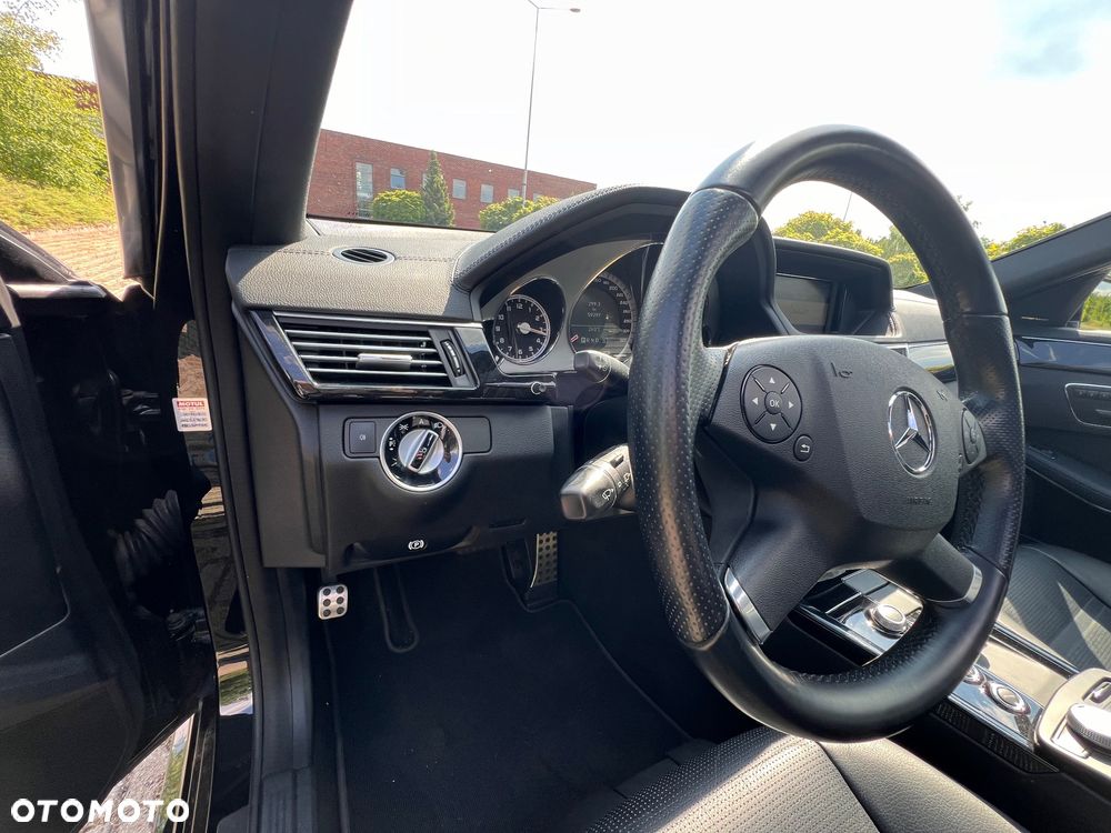 Mercedes-Benz Klasa E 63 AMG - 37