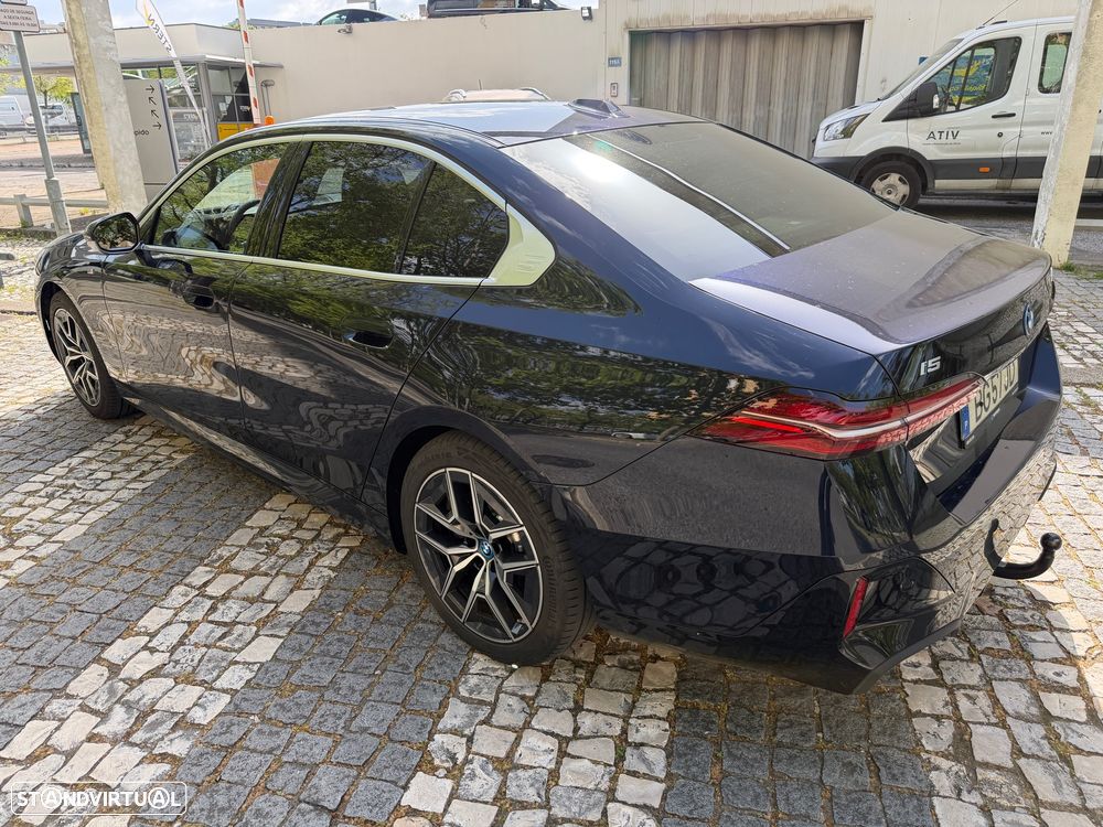 BMW i5 - 7