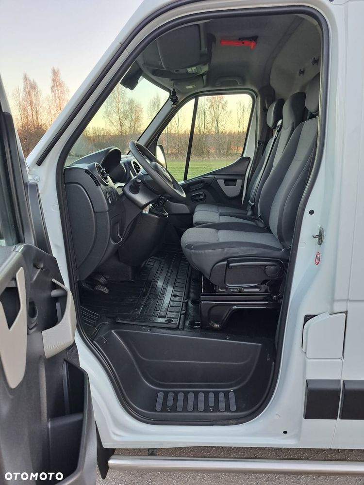 Nissan NV400 - 12
