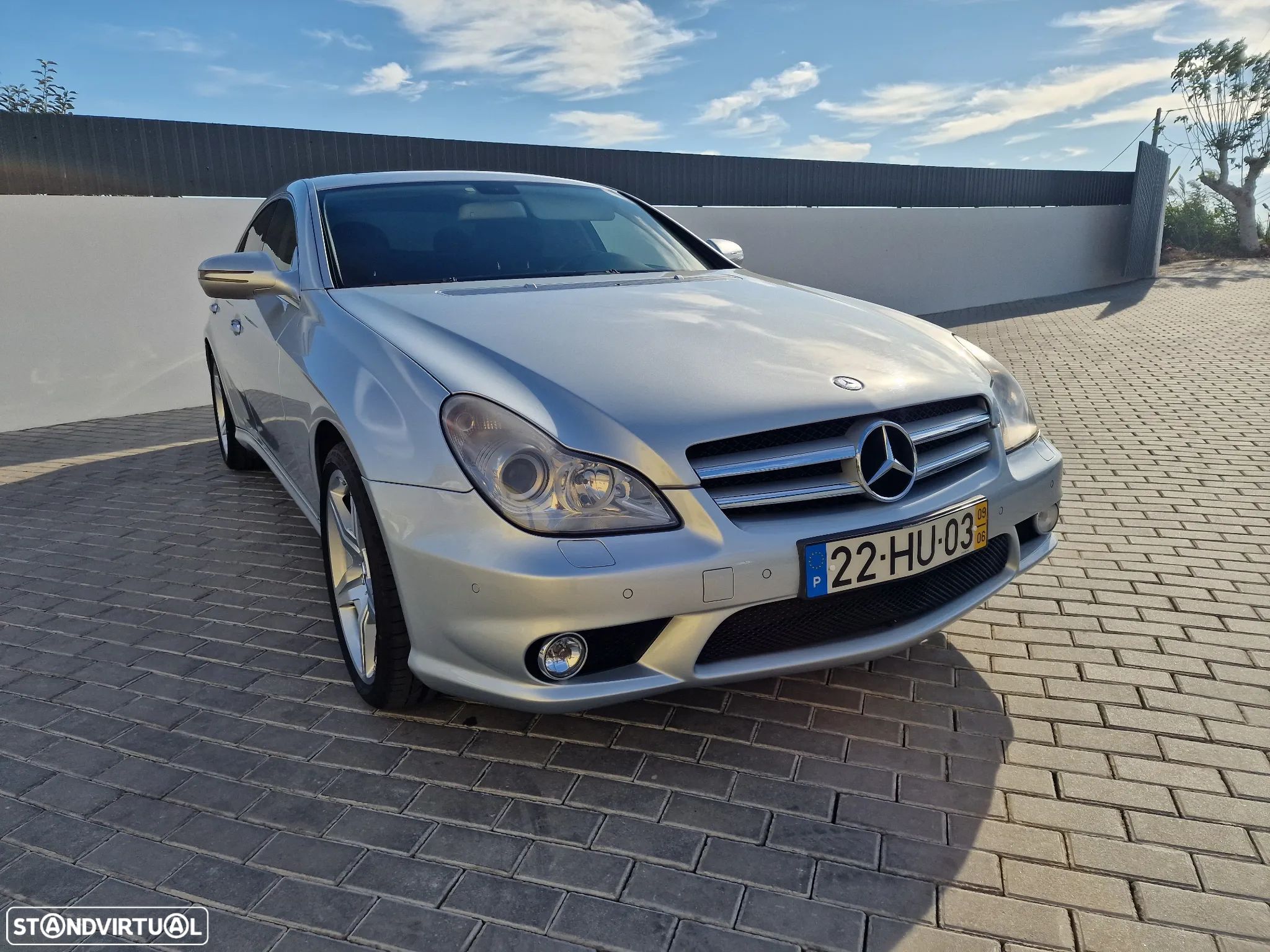 Mercedes-Benz 350 - 1