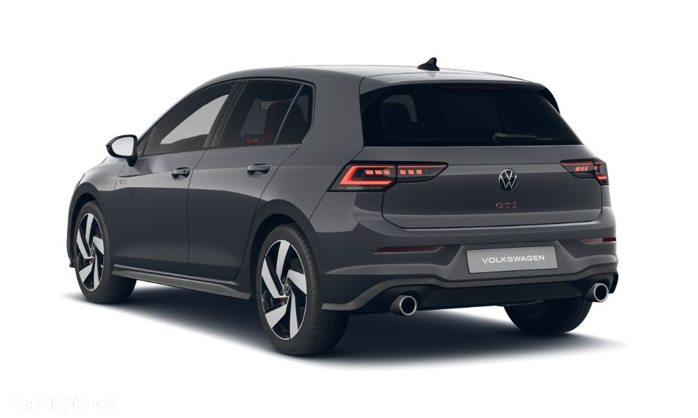 Volkswagen Golf - 6