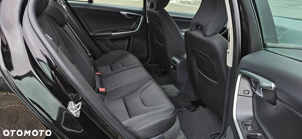 Volvo S60 D2 Momentum - 9