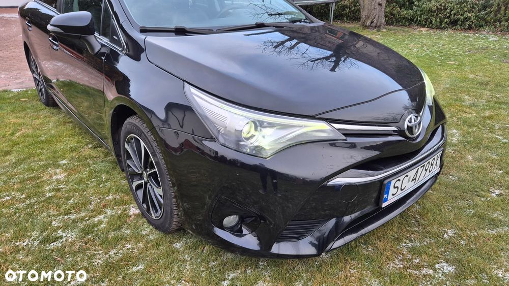 Toyota Avensis 1.8 Premium - 19