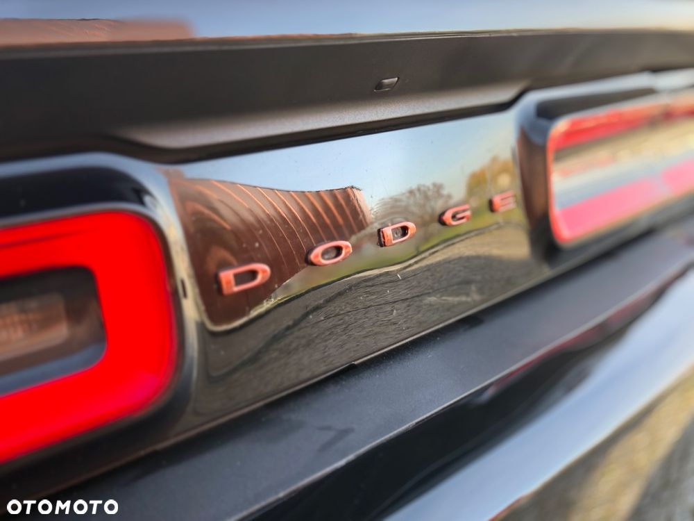 Dodge Challenger - 15