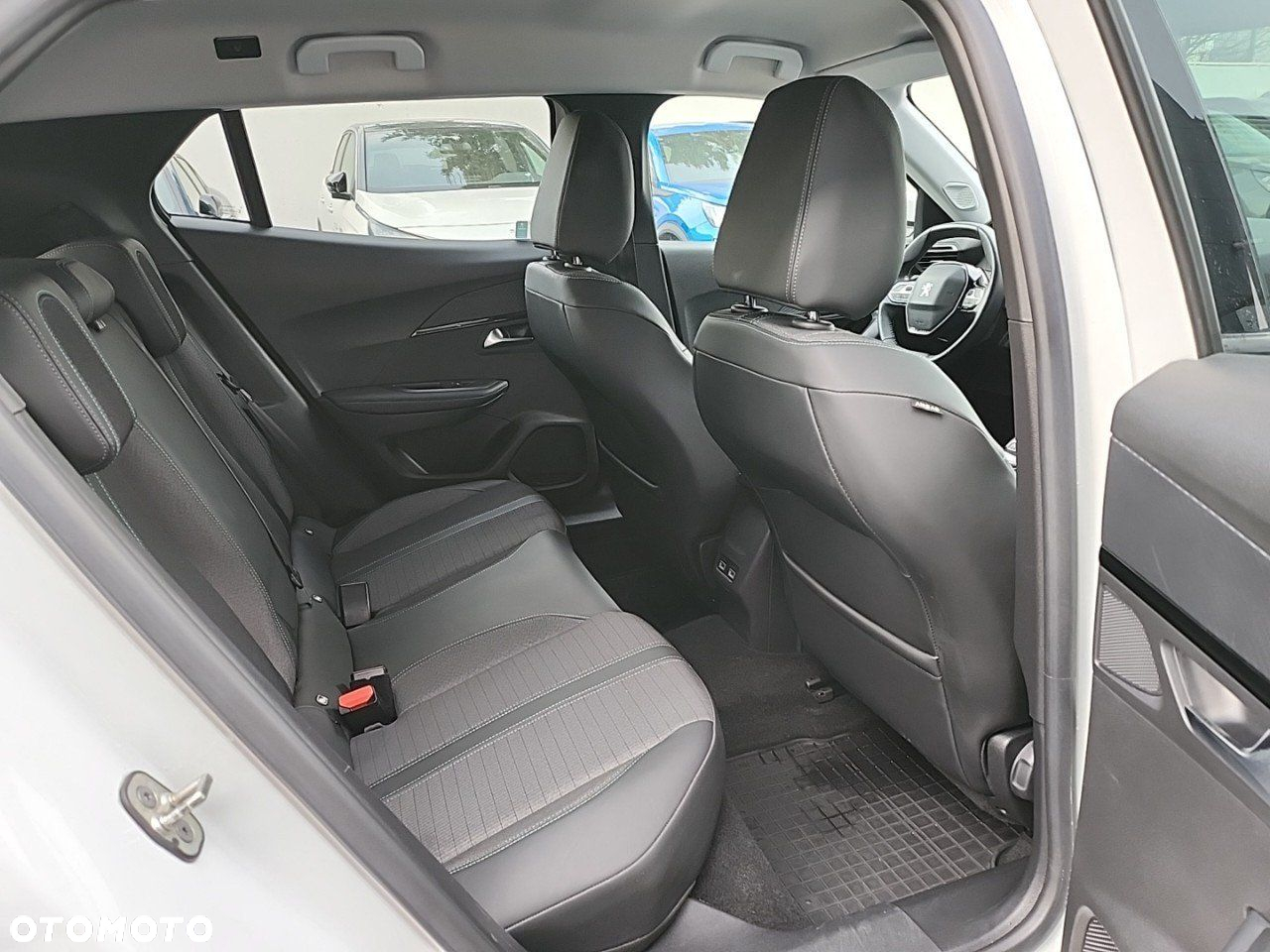 Peugeot 2008 - 13