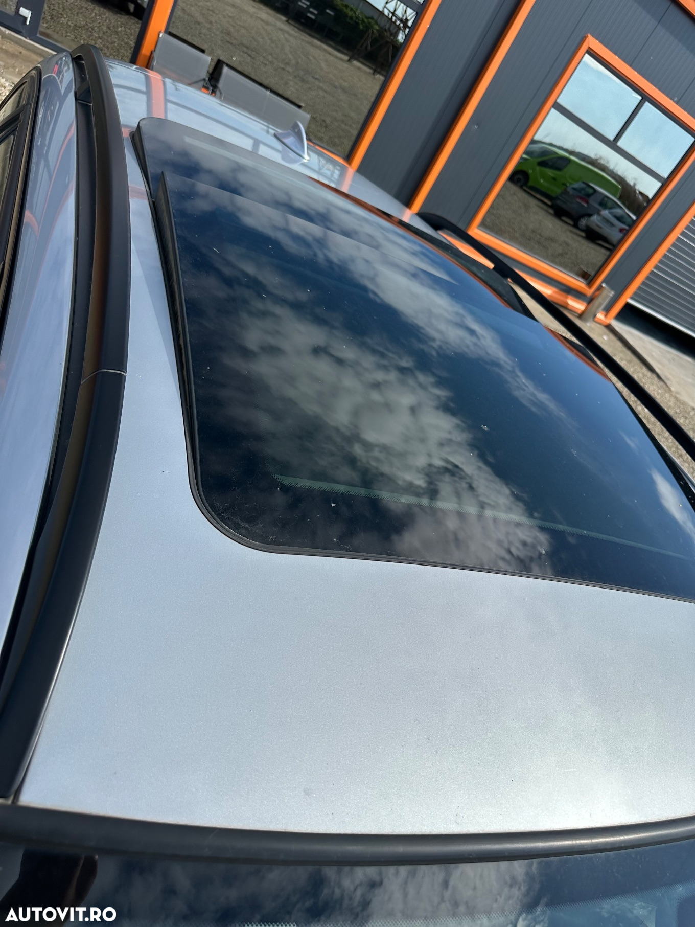 BMW Seria 3 320d DPF Touring Aut. - 9