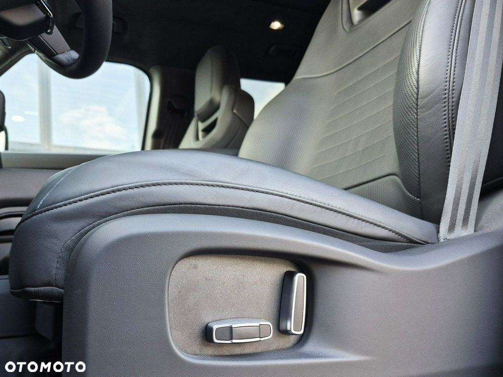 Land Rover Defender - 15