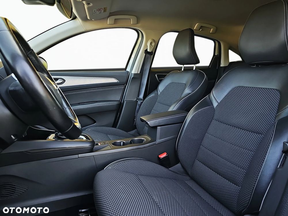 Renault Arkana 1.6 E-TECH Intens MMT - 12
